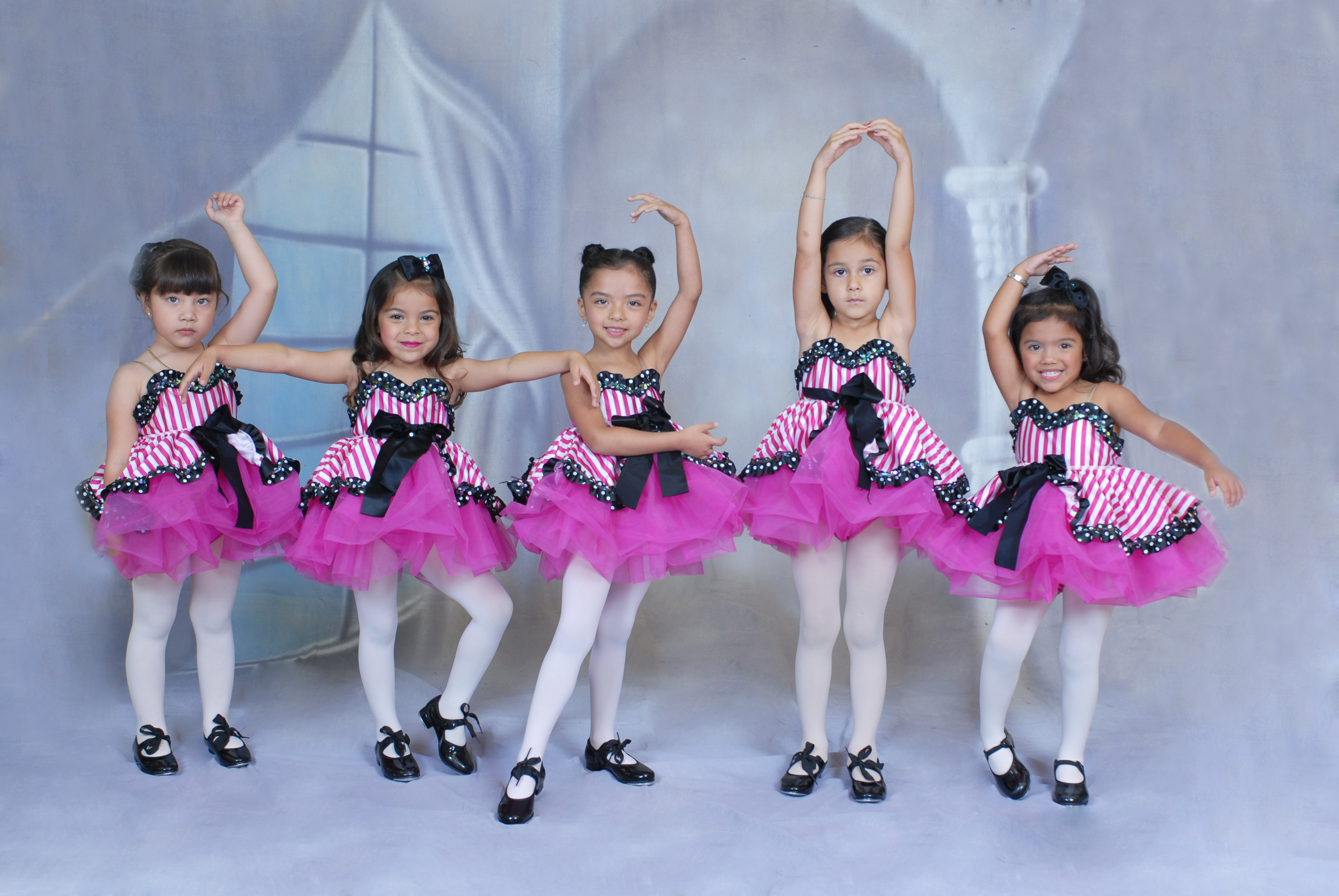 PETITE DANCE A & B   (4-6 yrs)